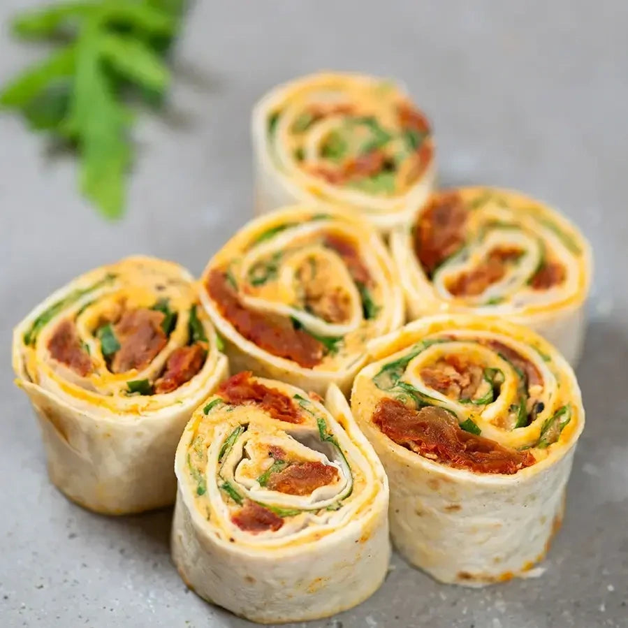 Wrap bites - 8 Stück mit würzigem Hummus und getrockneten Tomaten. vegan
