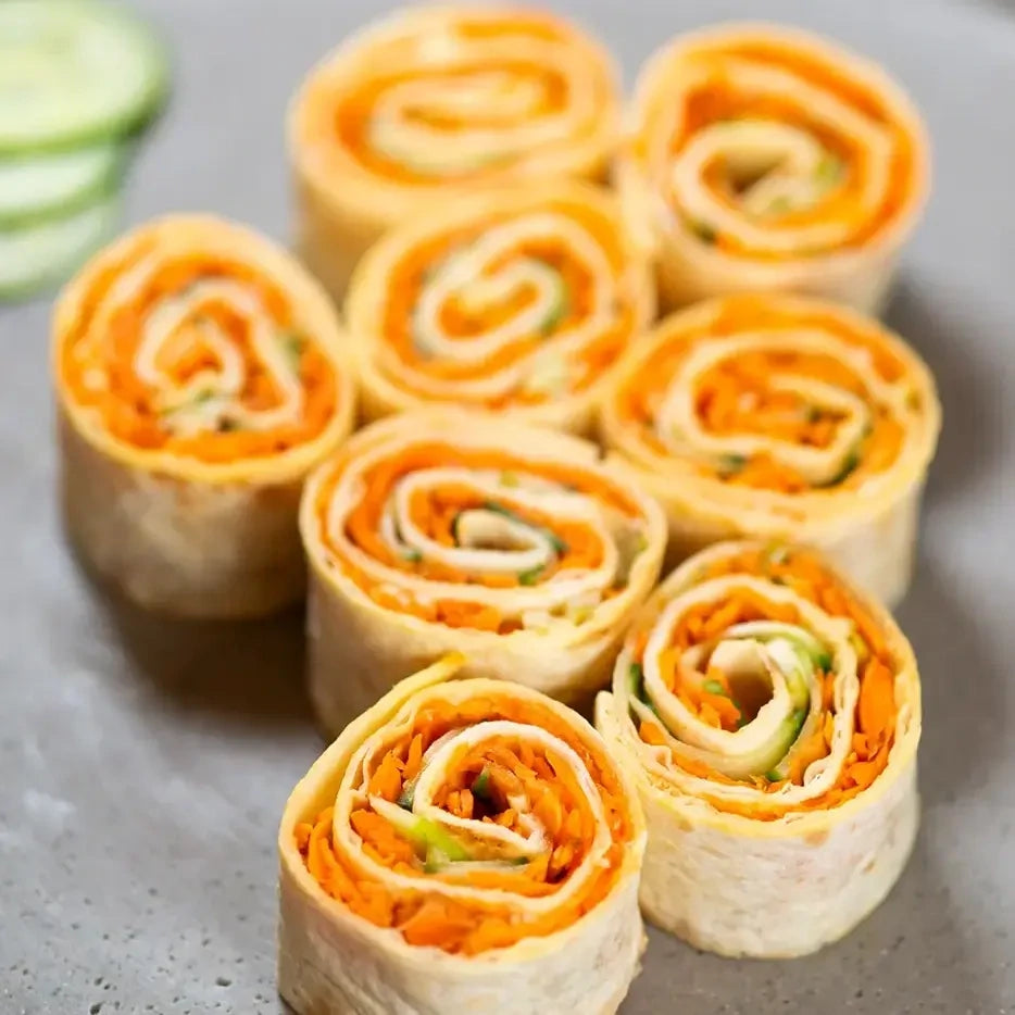 Wrap bites - 8 Stück mit Karotten, Gurke, Apfel und Maracuja-Dressing. vegan