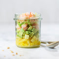 Salädchen - Mango und Avocado Würfel mit Garnelen und Erdnüssen
