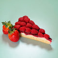 Sweet - hausgemachter Himbeere-Haselnuss-Bananen Kuchen mit Orangen Frosting. vegan