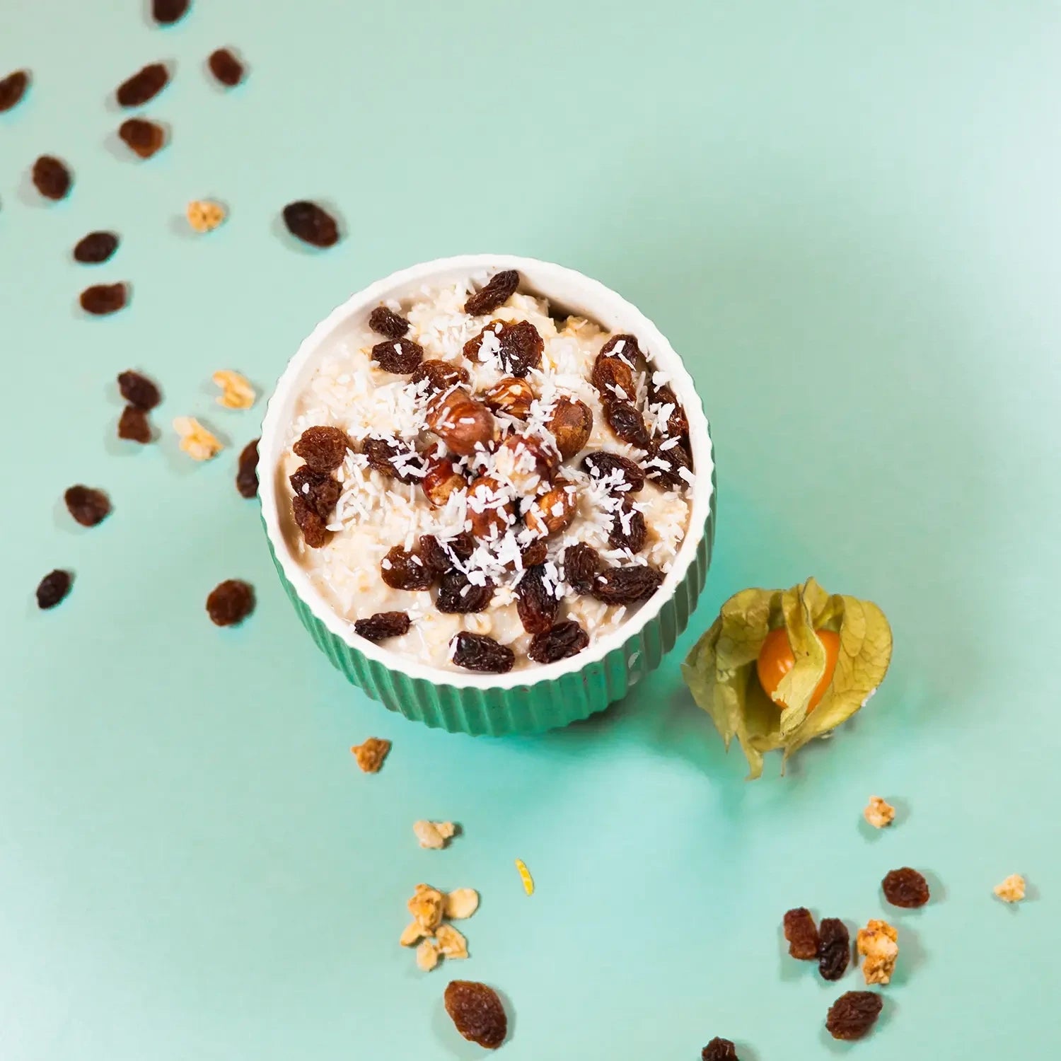 Sweet - Apfel Porridge mit Kokosdrink, Haselnüssen, Rosinen und Kokos