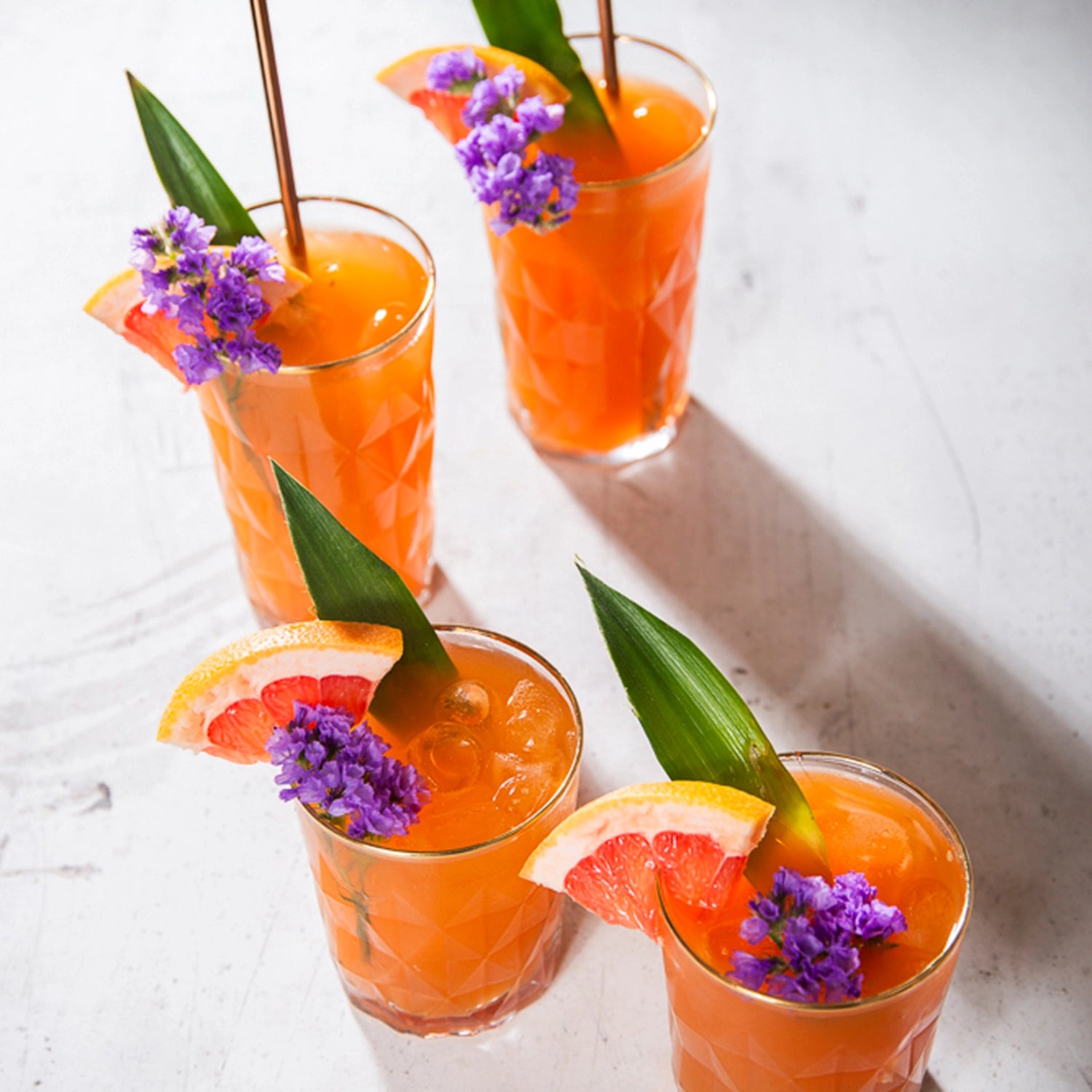 Aperitif / Longdrink mit kaltgepressten Saft