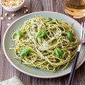 Buffet - Spaghetti mit Basilikum-Pesto gerösteten Sonnenblumenkernen und Ruccola x 12 Portionen