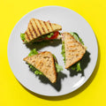Tea Sandwich mit Auberginen Carponata und veganem Feta 16 Stück