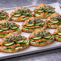 mini Croissant Räucherlachs, Frischkäse, Sprossen und Gurke 12Stk.