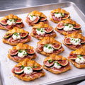 mini Croissant Proscuitto, Feige und Burrata 12Stk.