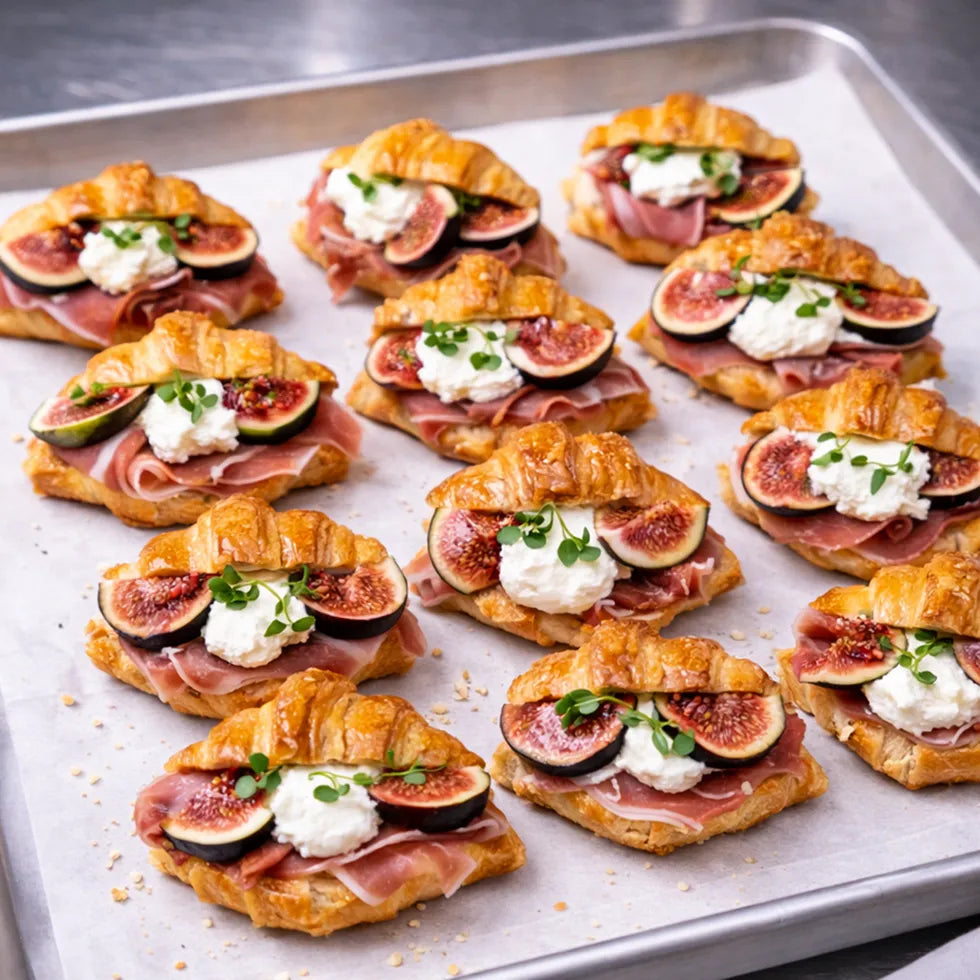mini Croissant Proscuitto, Feige und Burrata 12Stk.