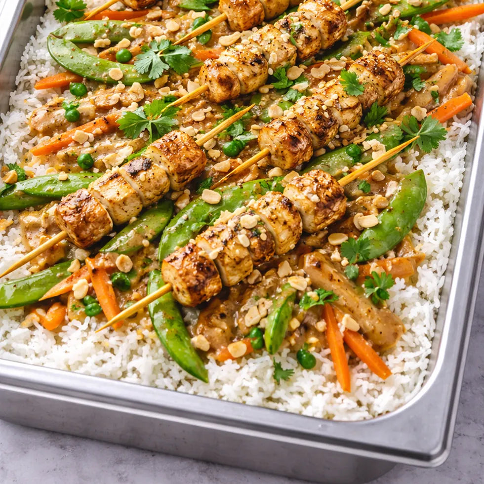 Buffet - Jasmin Reis mit Tofu-Satay Zuckerschotten, Karotten und Erdnusssauce x 12 Portionen