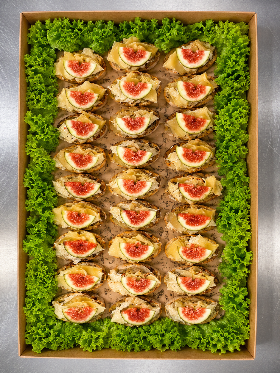 Bruschetta mit Artischoke und Feige. 20 Stück